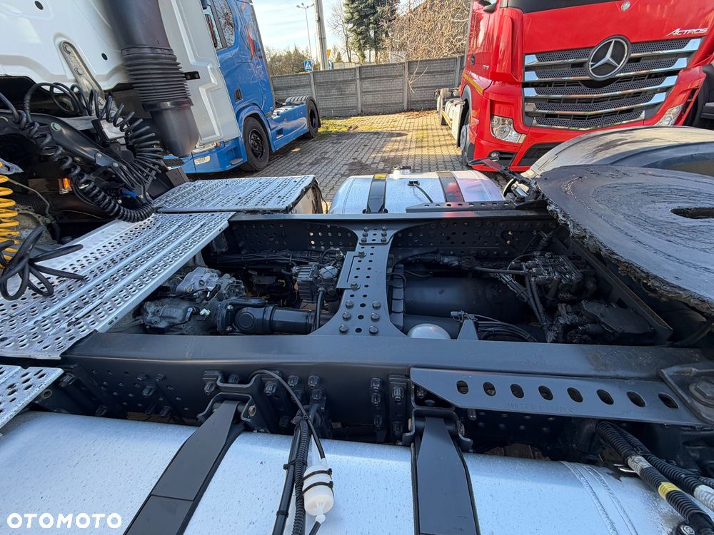 Mercedes-Benz Actros 1845 GigaSpace Xenon Navi nowy tachograf - 14