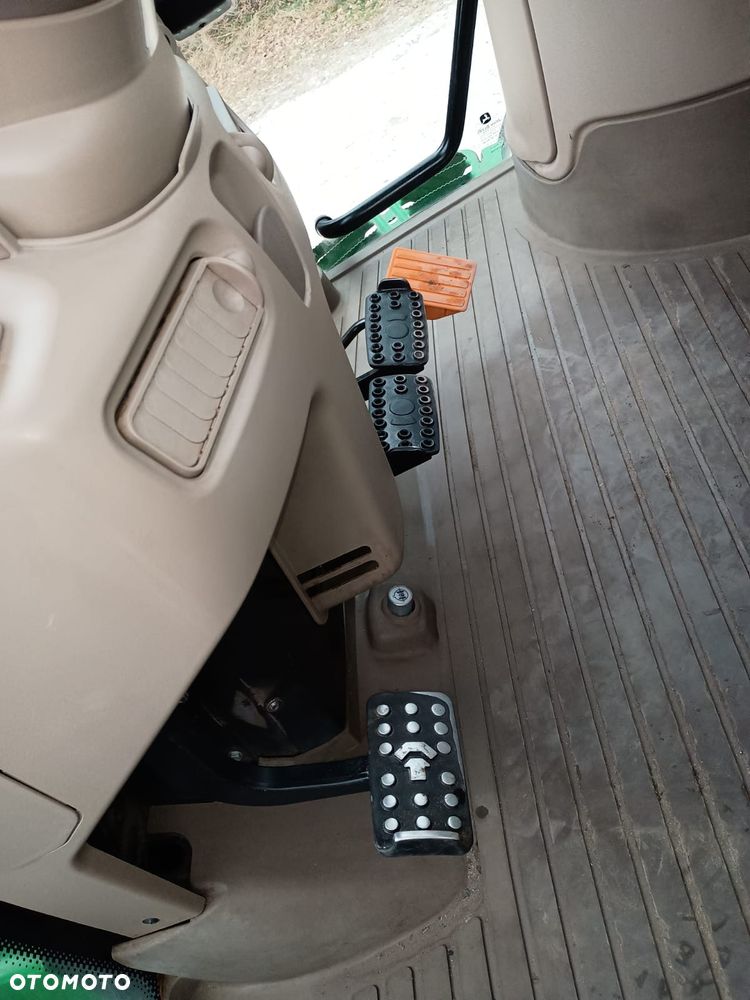 John Deere 6150R - 13