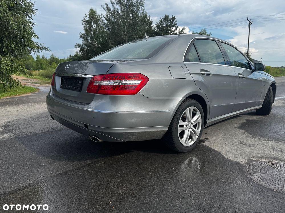 Mercedes-Benz Klasa E 350 CDI DPF 4Matic BlueEFFICIENCY 7G-TRONIC Avantgarde - 5