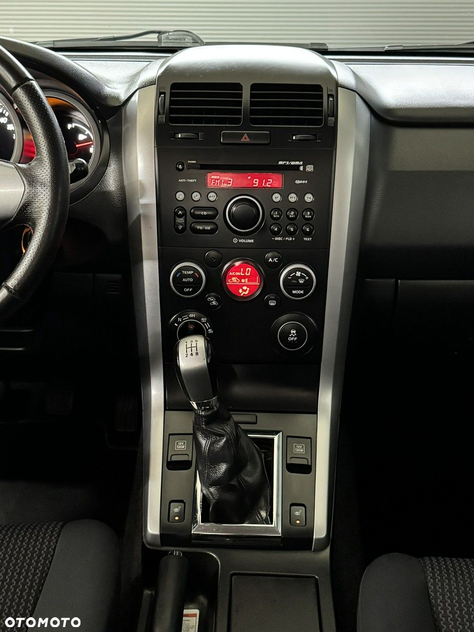 Suzuki Grand Vitara 2.4 Premium - 24