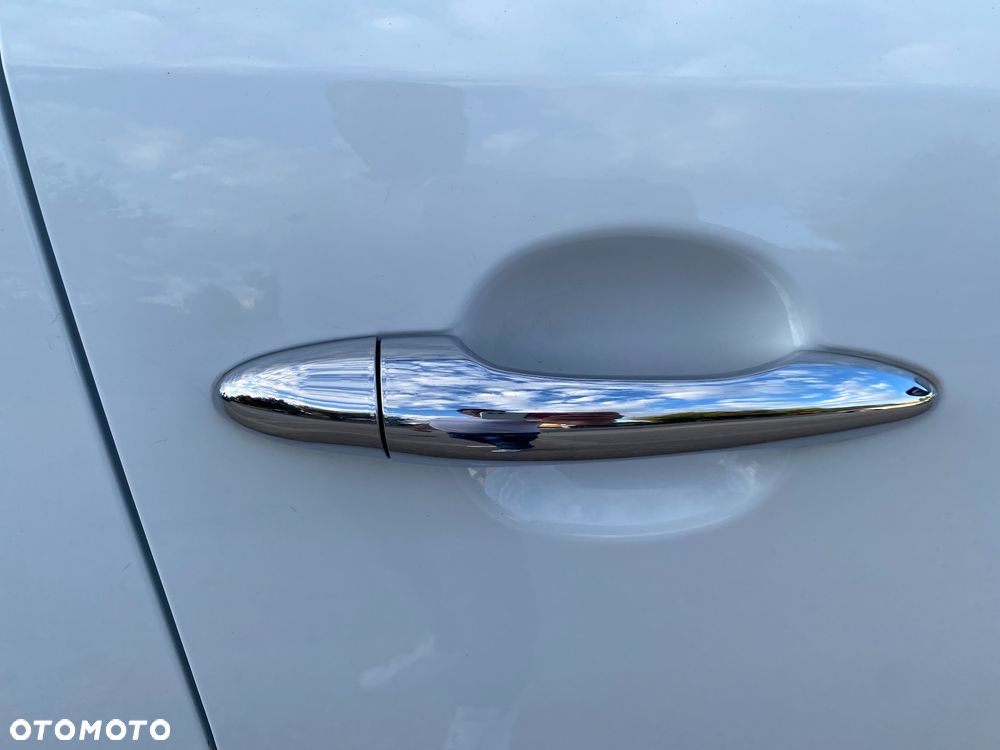 Kia Sportage 1.7 CRDI 2WD Dream-Team Edition - 13