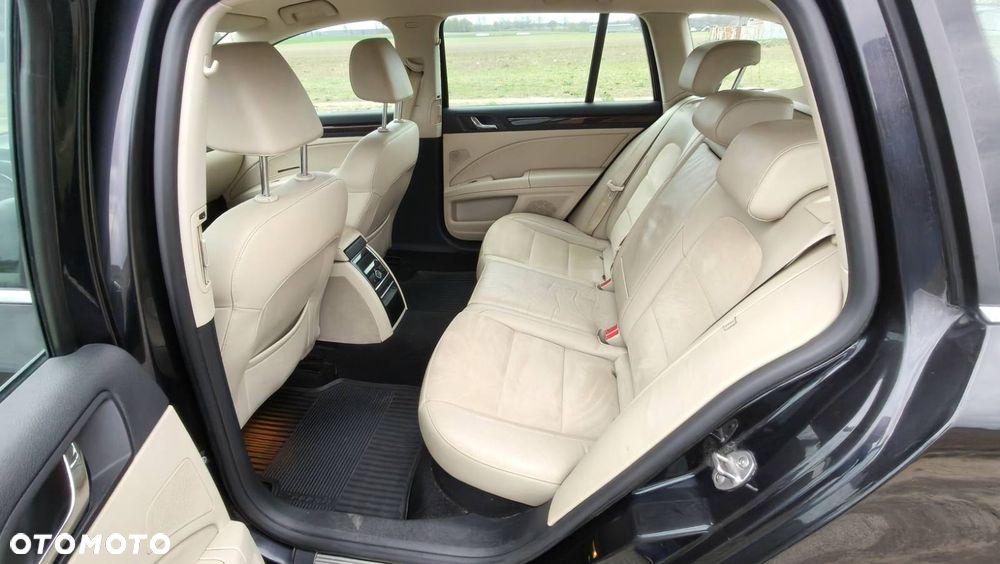 Skoda Superb 2.0 TDI Elegance DSG - 13