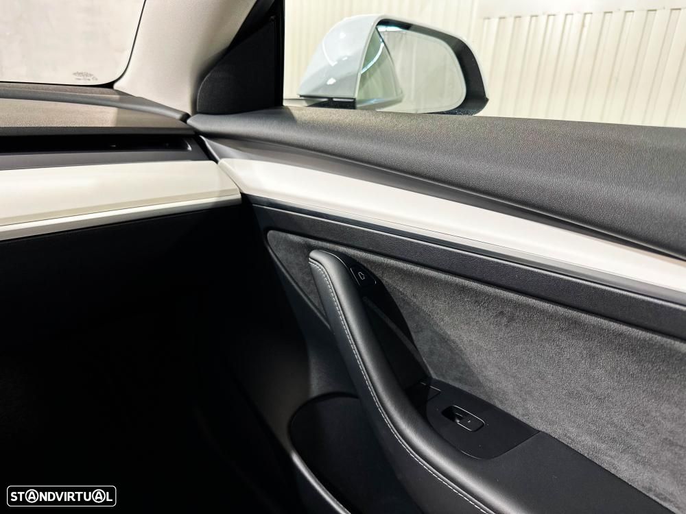 Tesla Model 3 Performance Dual Motor AWD - 39