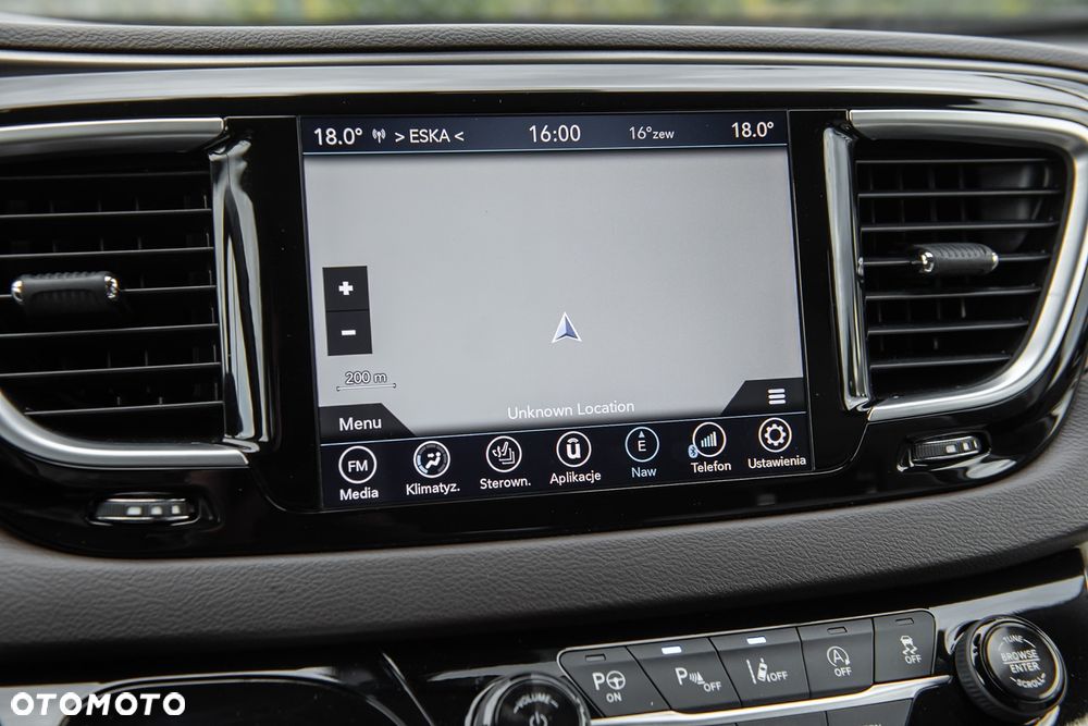 Chrysler Pacifica - 17