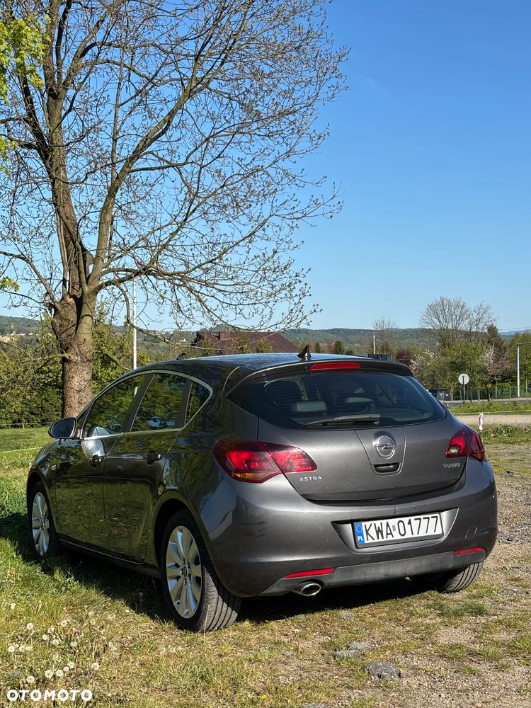 Opel Astra 1.4 T Cosmo - 2
