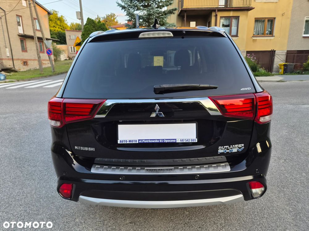 Mitsubishi Outlander - 32