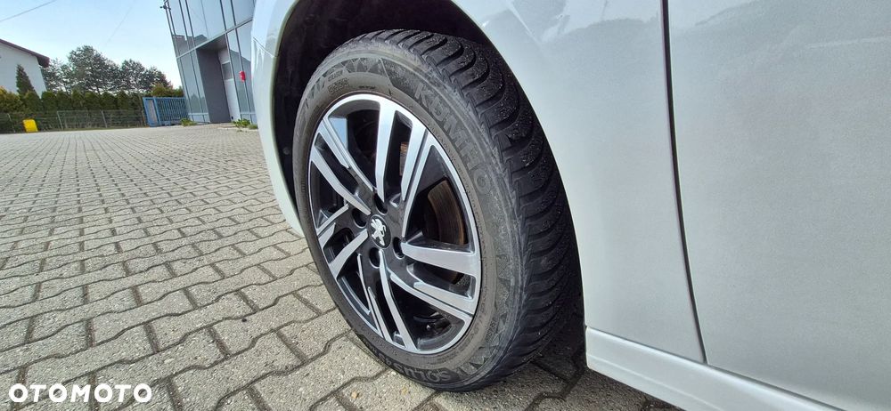 Peugeot 208 1.2 PureTech Allure Pack S&S EAT8 - 31