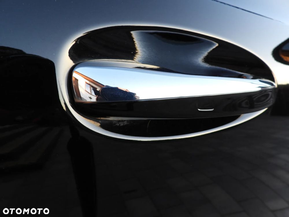 Mercedes-Benz GLB 200 d 8G-DCT Progressive Advanced - 37