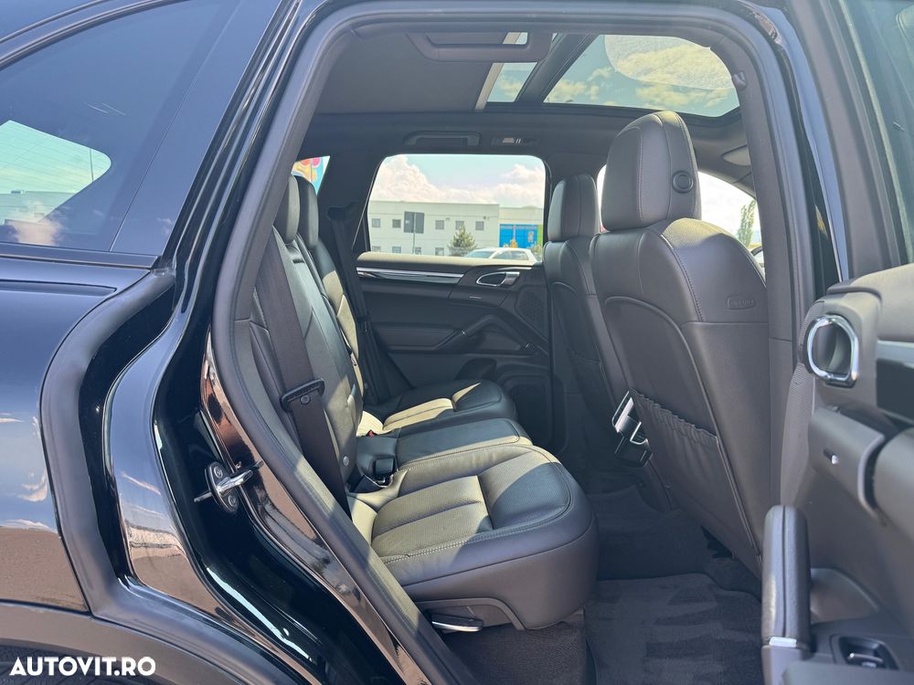 Porsche Cayenne Tiptronic S - 9