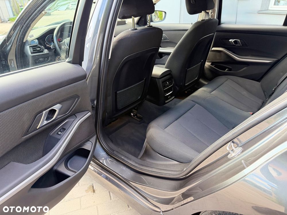 BMW Seria 3 330e Advantage - 16