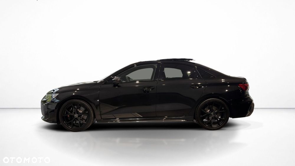 Audi RS3 Limousine - 3