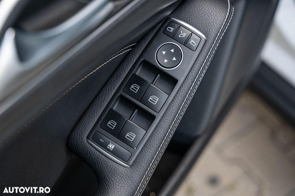 Mercedes-Benz GLA 220 d 4MATIC 7G-DCT - 16