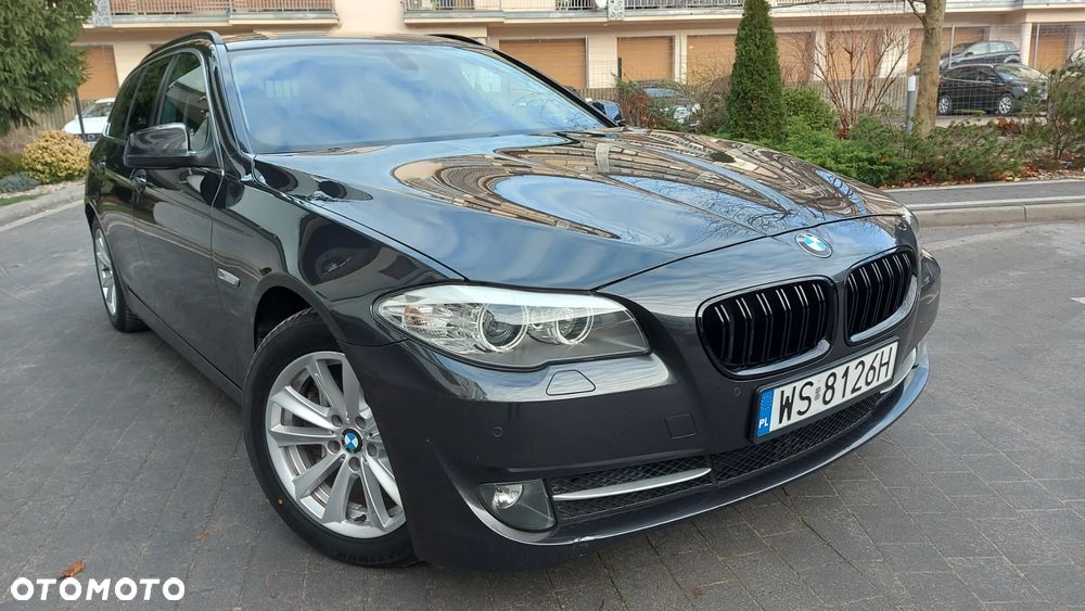 BMW Seria 5 528i Touring Sport-Aut - 2