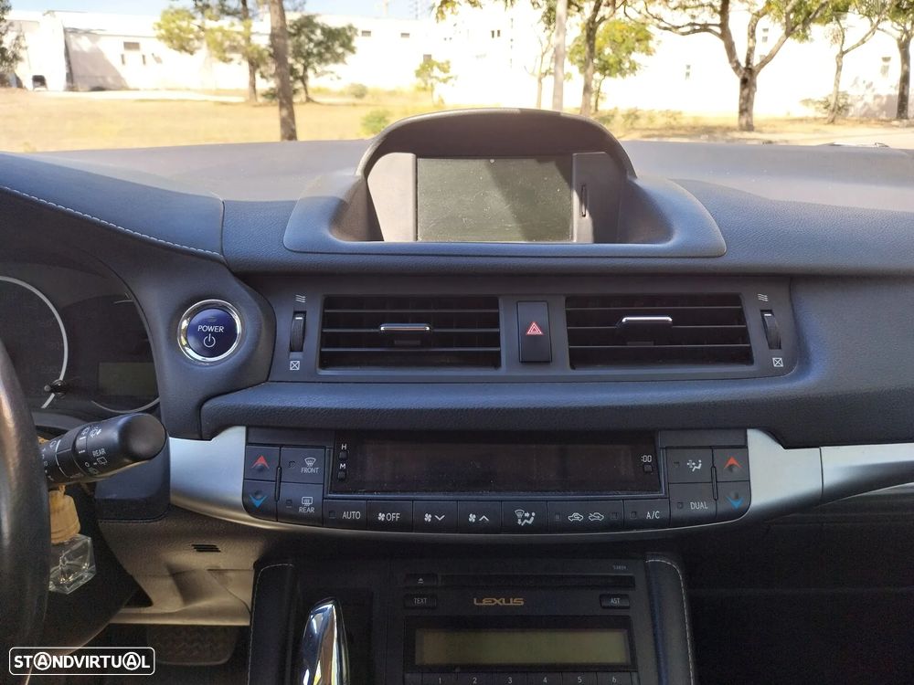 Lexus CT 200h 11 P.Dynamic+P.Navegação - 12