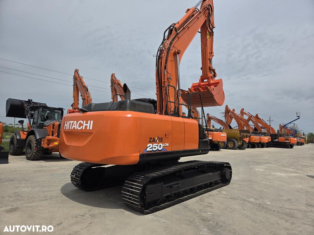 Hitachi ZX250, 6.535h, cupa NOUA 1,55mc, Masa 27,2tone, 2018, INGUST latime 2,99m, adancime sapare 7m, consum mediu 12,6l/h, lant 80% ok doar 620h deplasare, camera spate si laterale, inst picon, inst rotire, Isuzu 173CP, posibil leaasing-PROMOTIE 89.900 EUR - 2