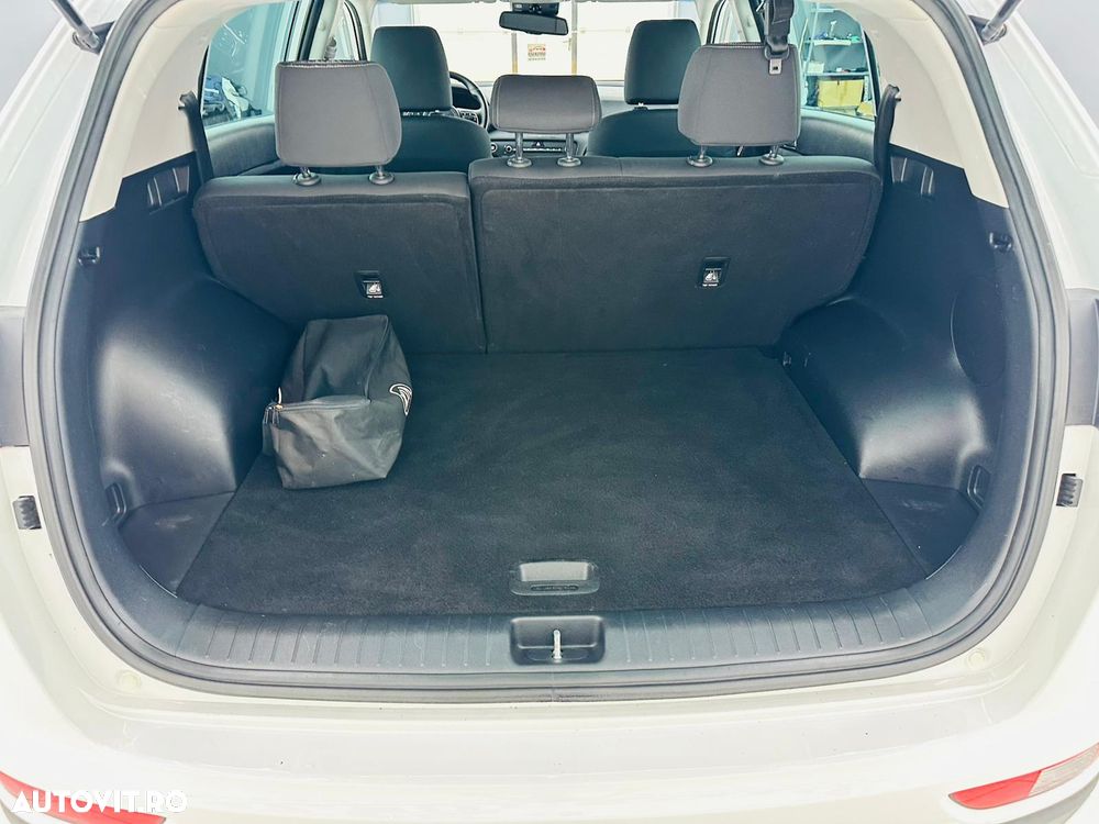 Kia Sportage 1.7 CRDI 2WD ISG Dream-Team Edition - 18