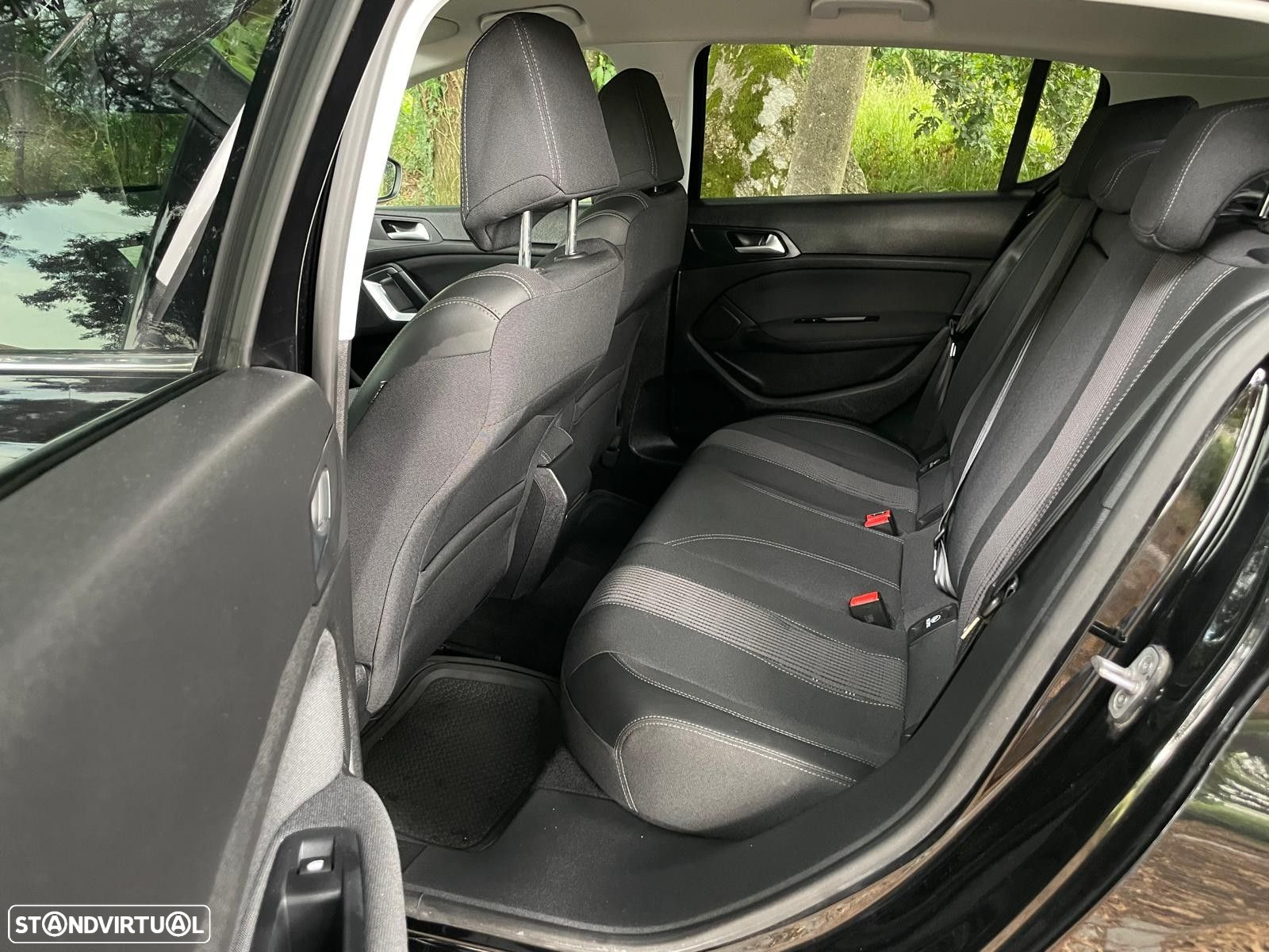 Peugeot 308 1.2 PureTech Allure Pack EAT8 - 11