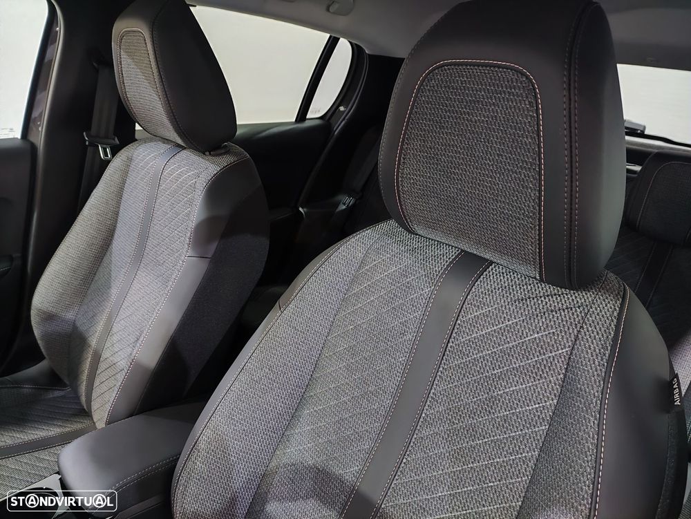 Peugeot 208 1.2 Hybrid Allure e-DCS6 - 8