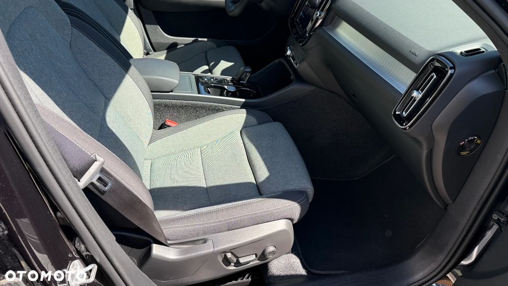 Volvo XC 40 B3 Plus Dark - 14