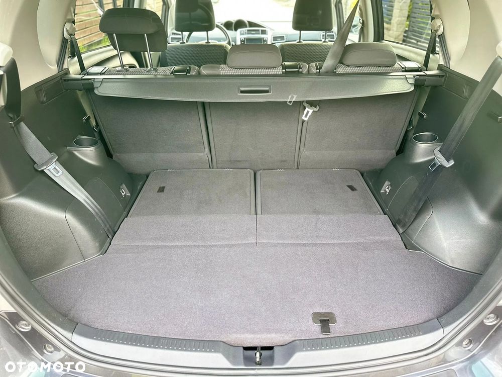 Toyota Verso 1.8 Premium 7os MS - 25