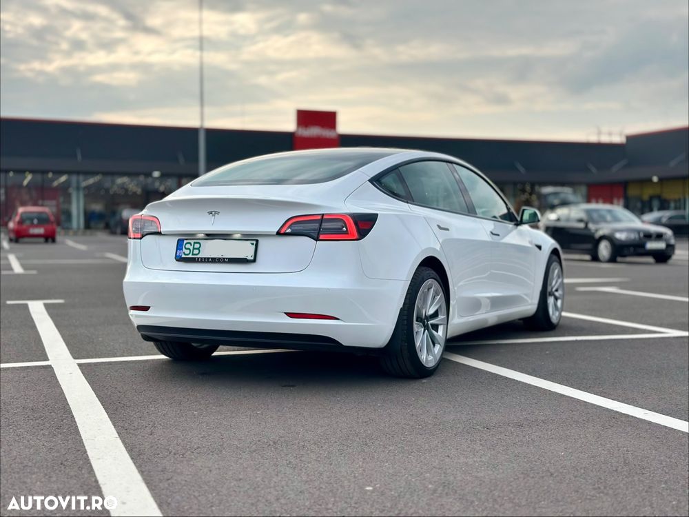Tesla Model 3 RWD - 4