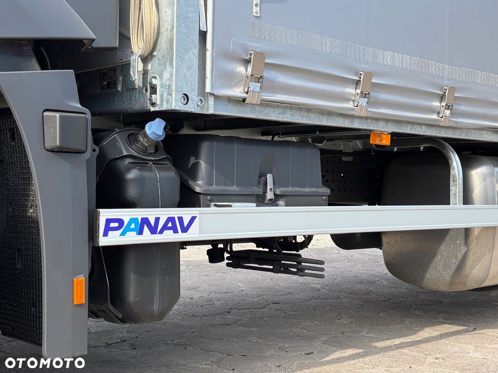 Mercedes-Benz Actros - 8