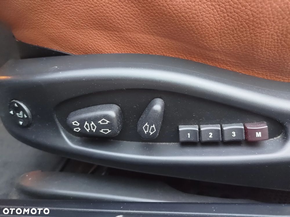 BMW Seria 6 650 i - 23