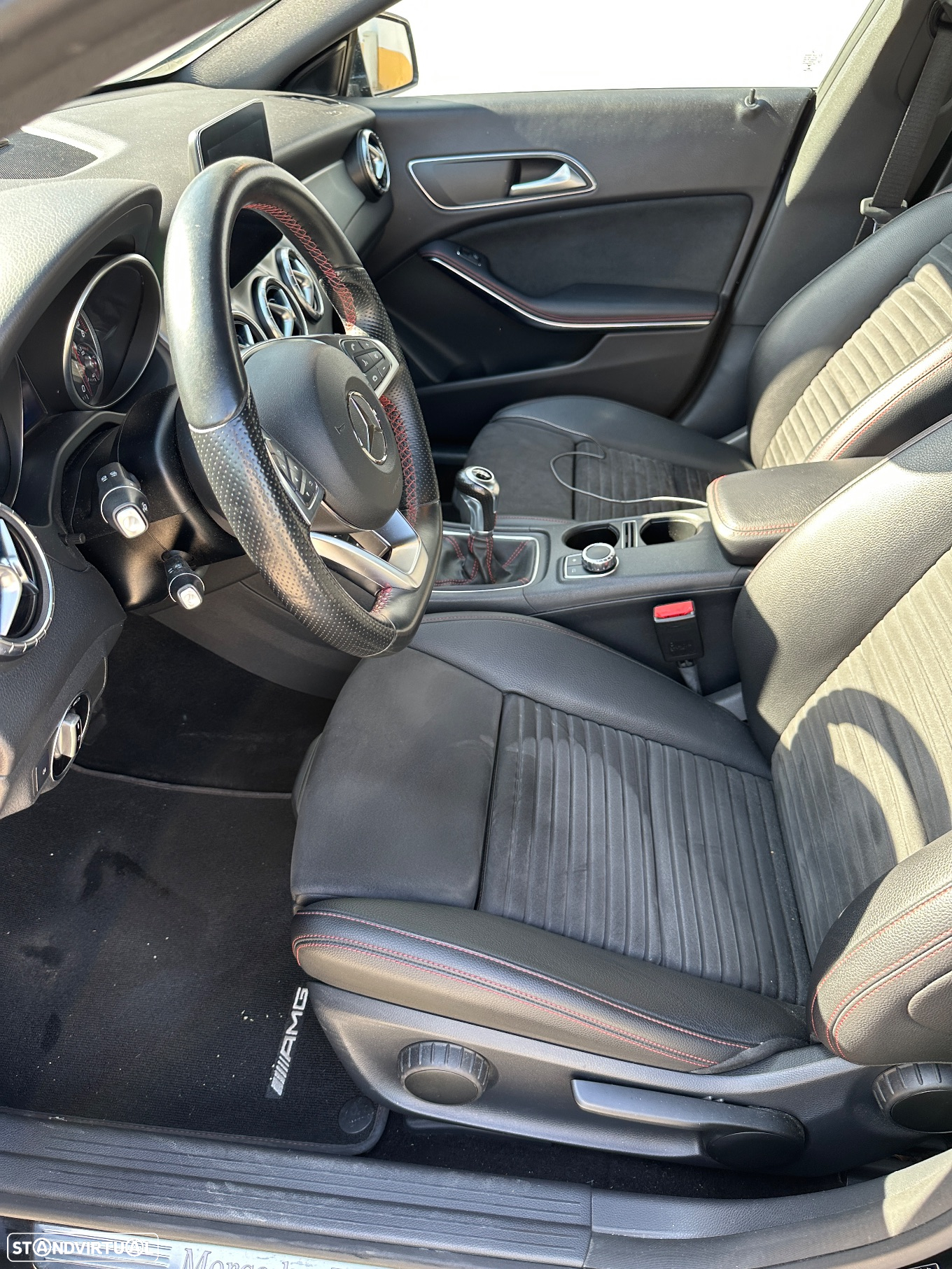 Mercedes-Benz CLA 200 d AMG Line - 11