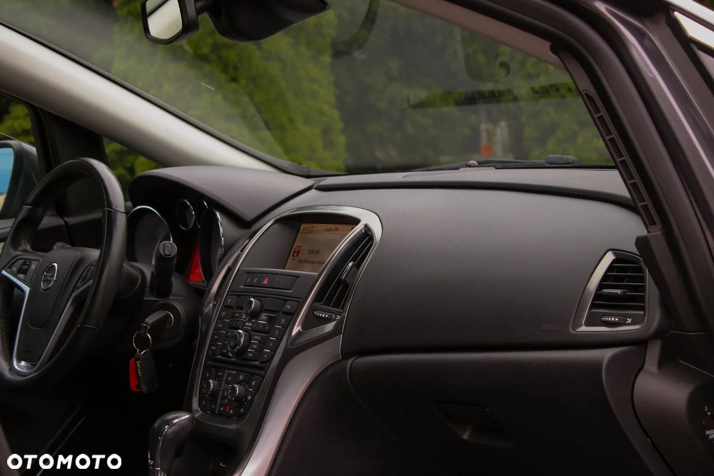 Opel Astra 1.6 Turbo Automatik Cosmo - 23