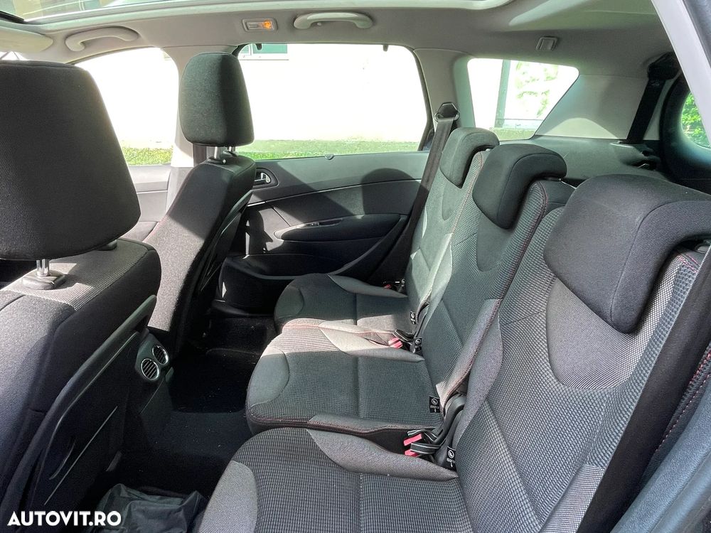 Peugeot 308 - 8