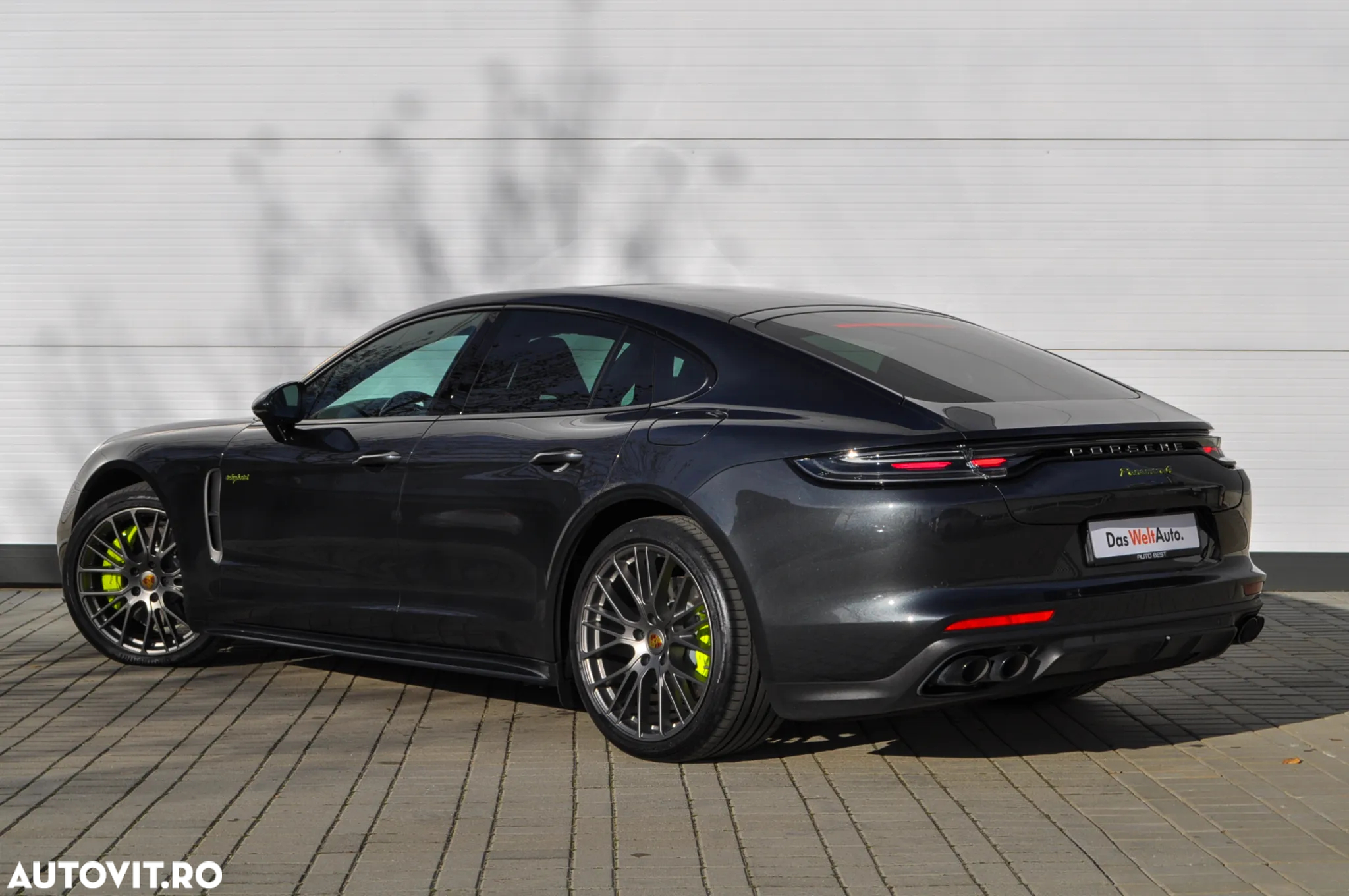 Porsche Panamera 4 E-Hybrid Platinum Edition - 3