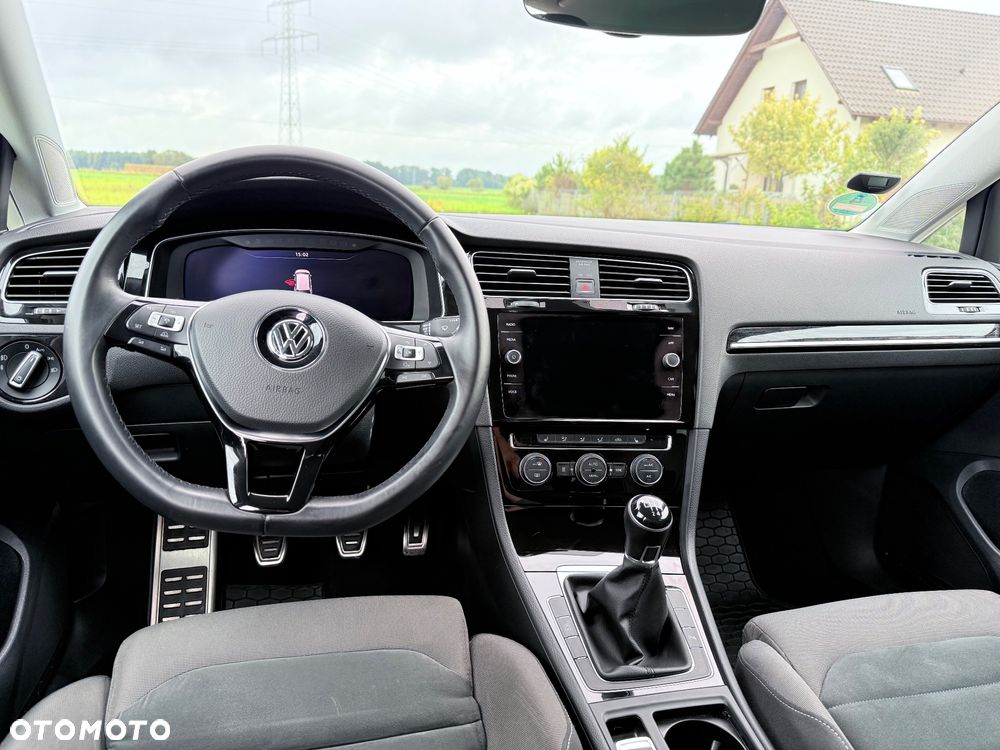 Volkswagen Golf Variant - 27