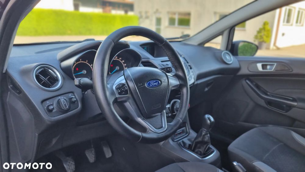 Ford Fiesta 1.25 Celebration - 12