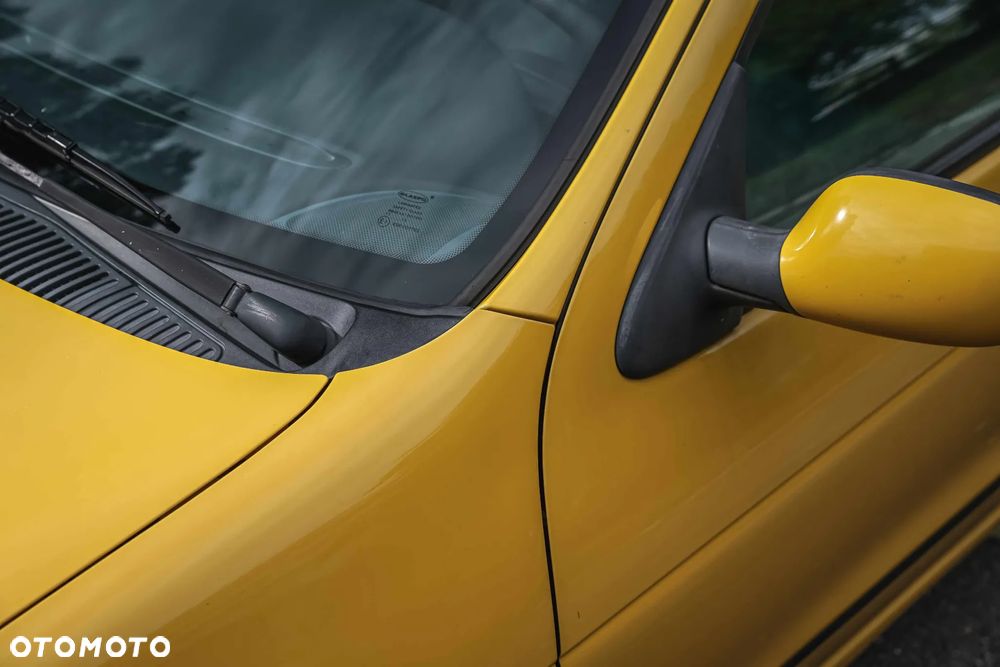 Renault Megane Coach 2.0 - 10