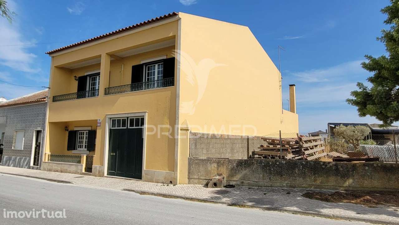 Moradia com 4 quartos no centro de Salvaterra de Magos - Grande imagem: 2/36