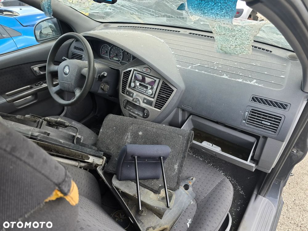 A044 / KIA CARENS II / NA CZĘŚCI - 7