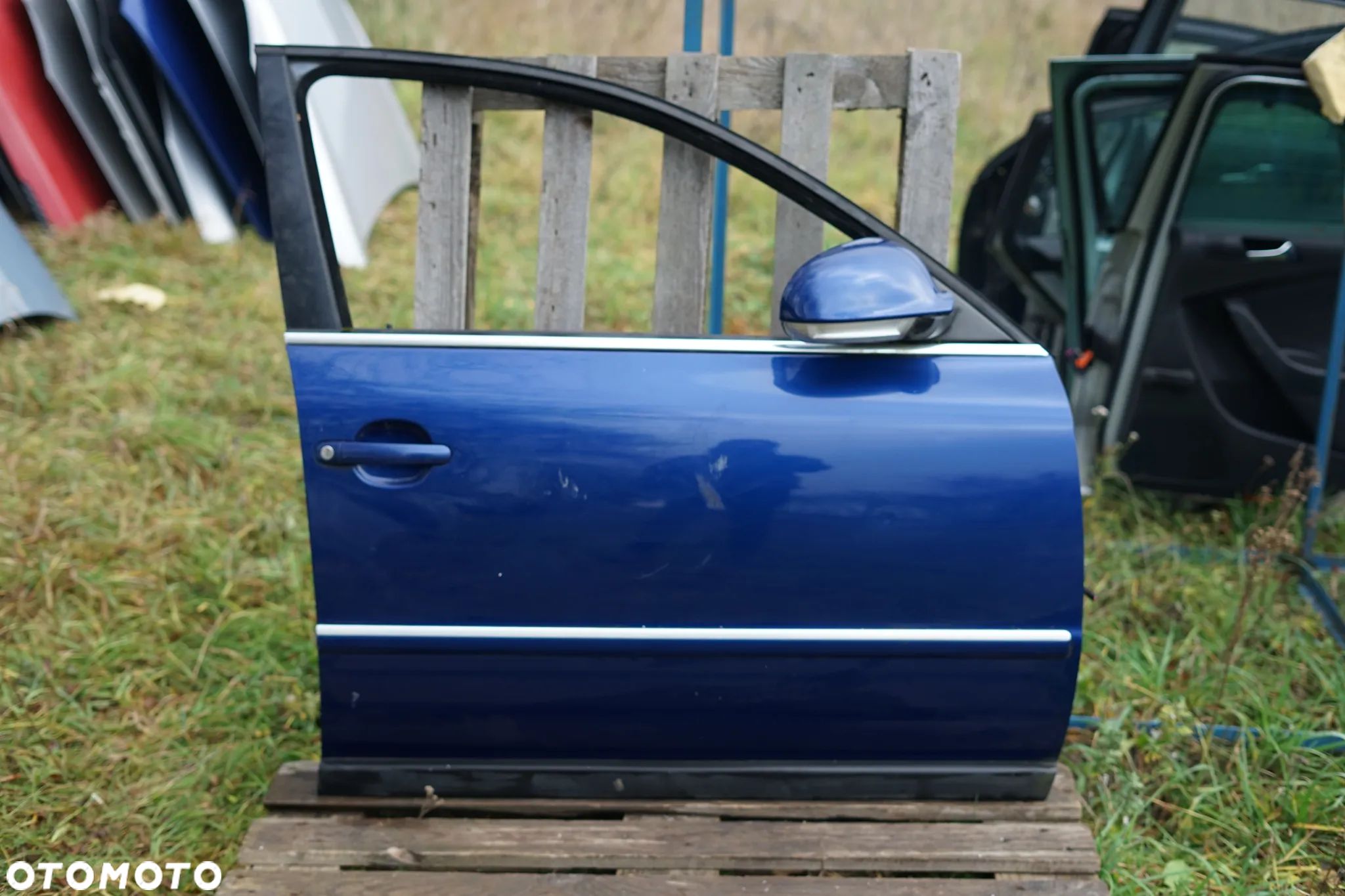 Drzwi przód przednie prawe VW Passat B5 FL LC5X - 1