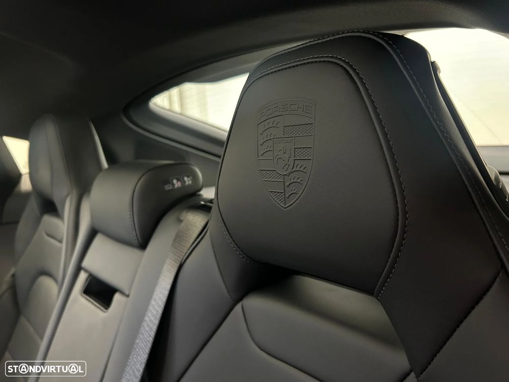 Porsche Panamera 4 E-Hybrid - 24