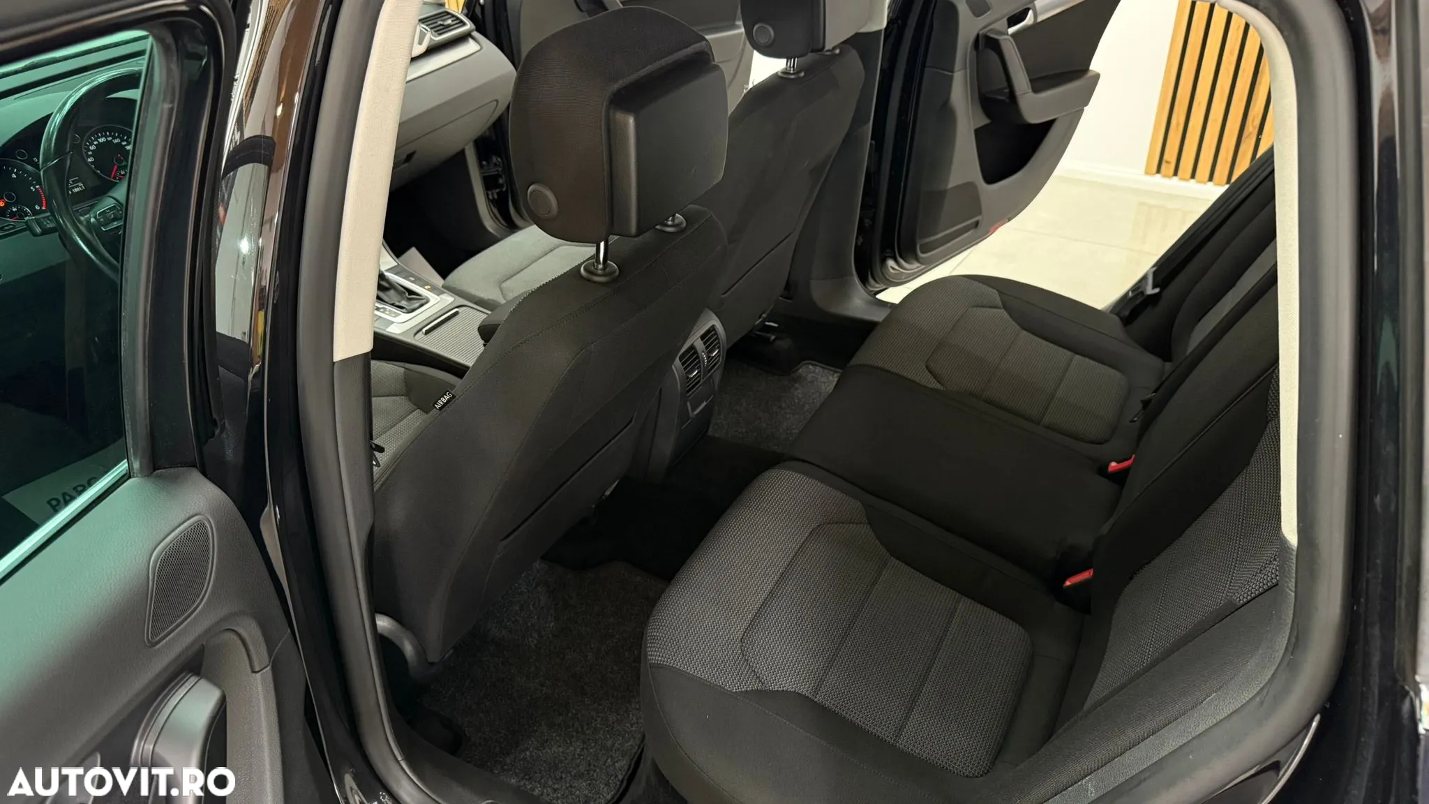 Volkswagen Passat Variant 2.0 Blue TDI DSG SCR R-Line - 17