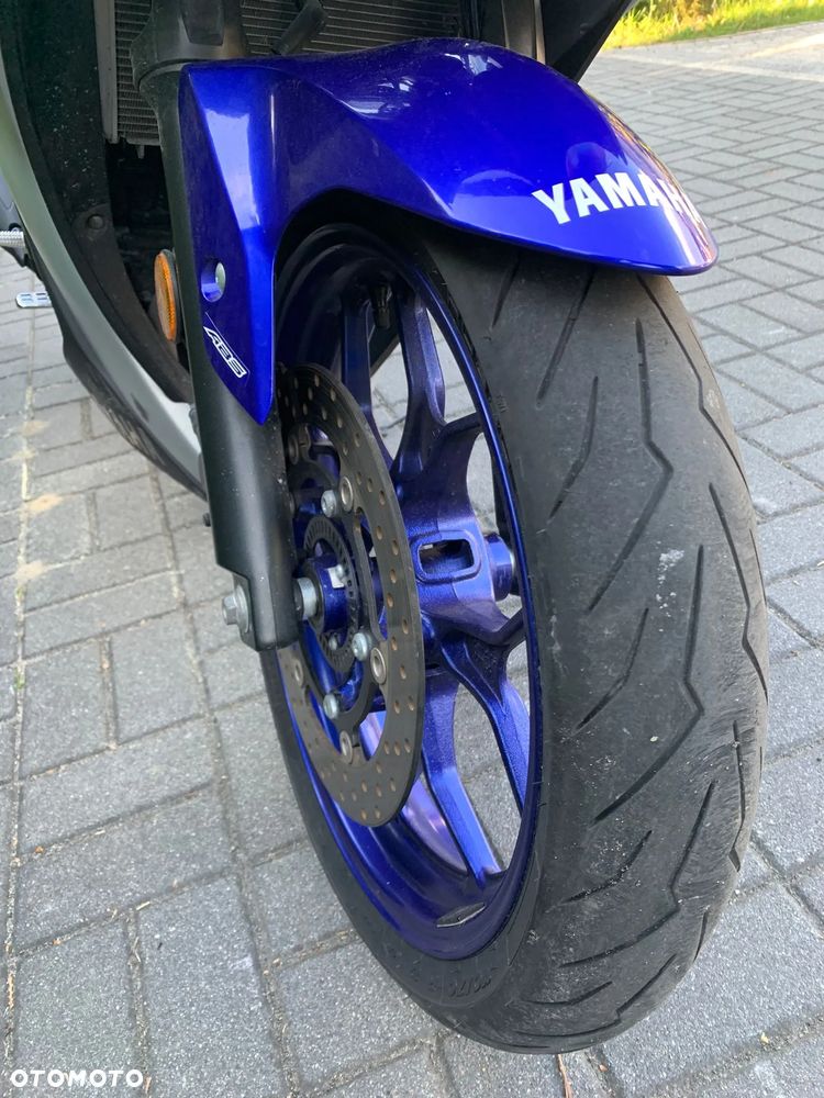 Yamaha R3 - 3