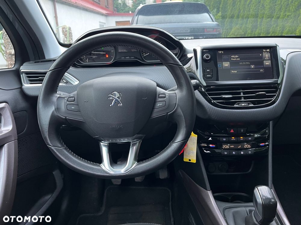 Peugeot 2008 1.2 Pure Tech Style - 11