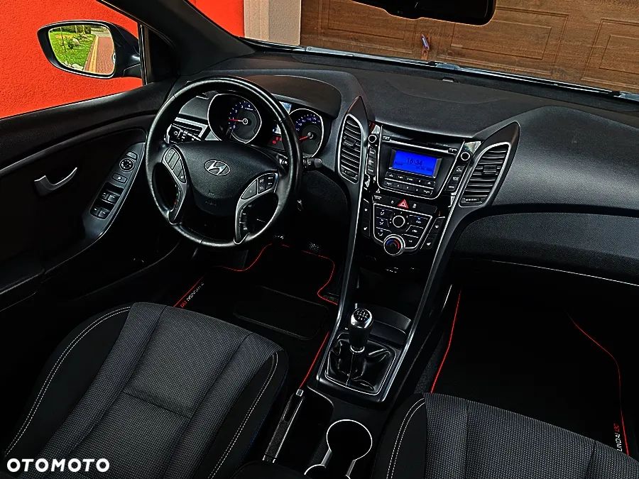 Hyundai i30 blue 1.6 GDI Passion - 23