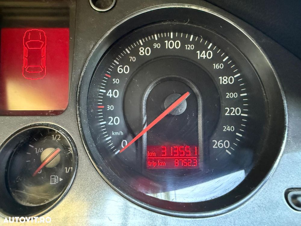 Volkswagen Passat - 11