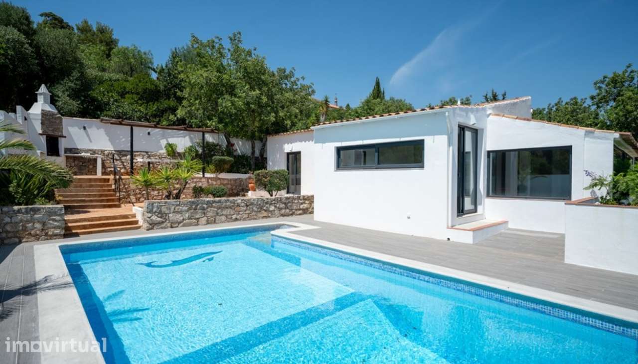 Moradia V3 com vista mar e piscina, para venda em Santa Barbara, Algar - Grande imagem: 2/39