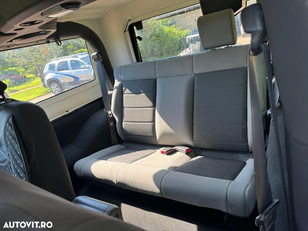 Jeep Wrangler - 10