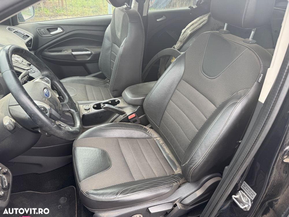 Ford Kuga 2.0 TDCi 4WD Powershift Titanium - 8