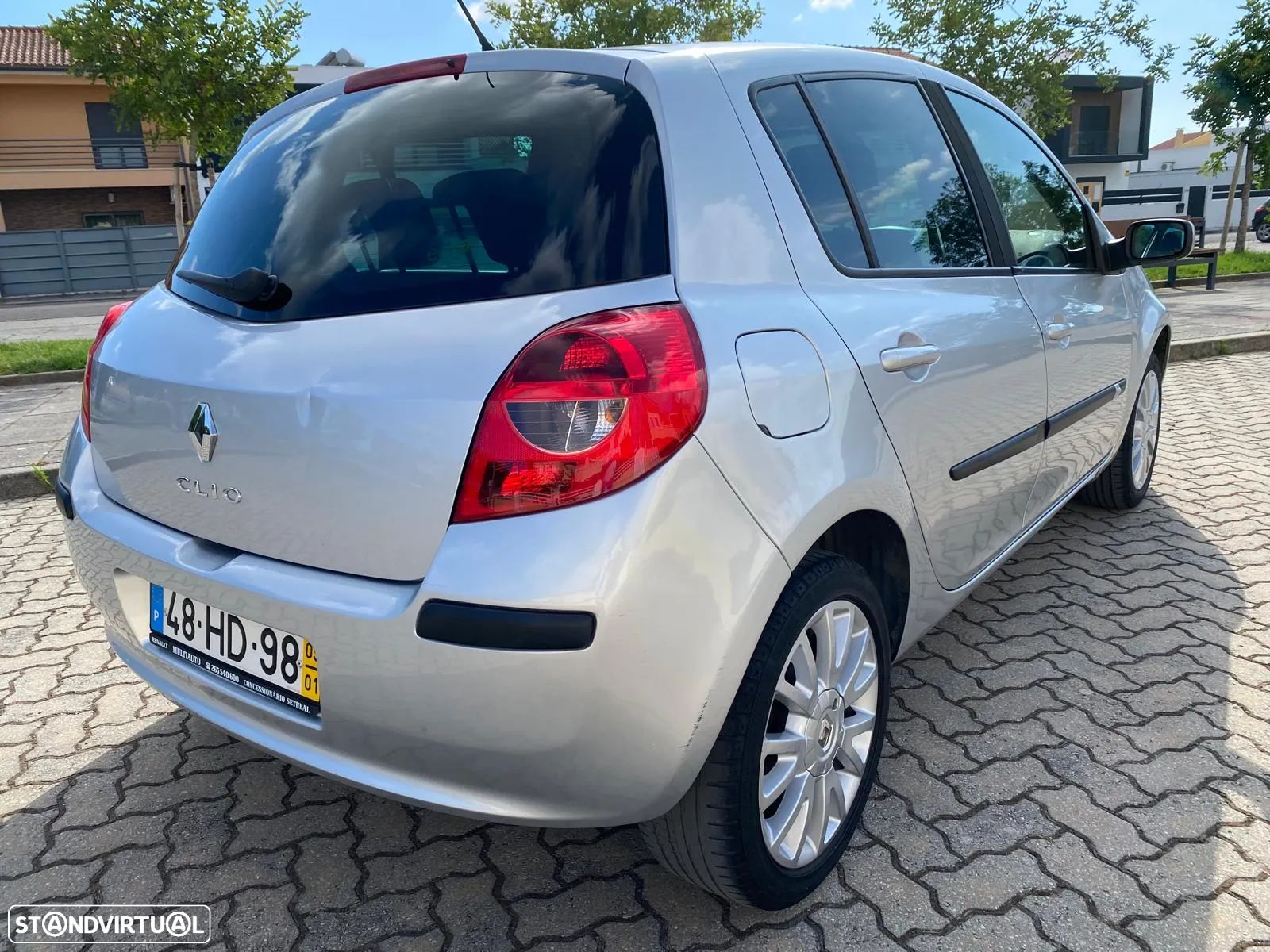 Renault Clio 1.2 16V Dynamique S - 1