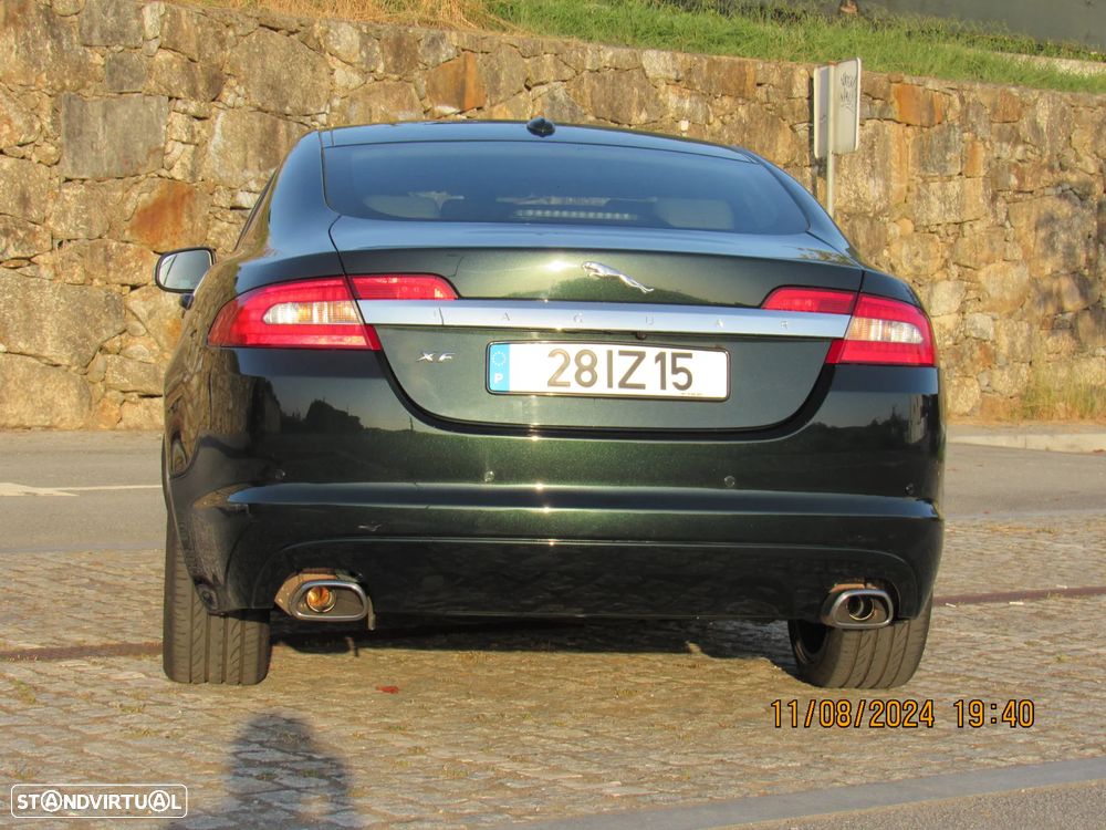 Jaguar XF 2.7 V6 Premium Luxury - 14