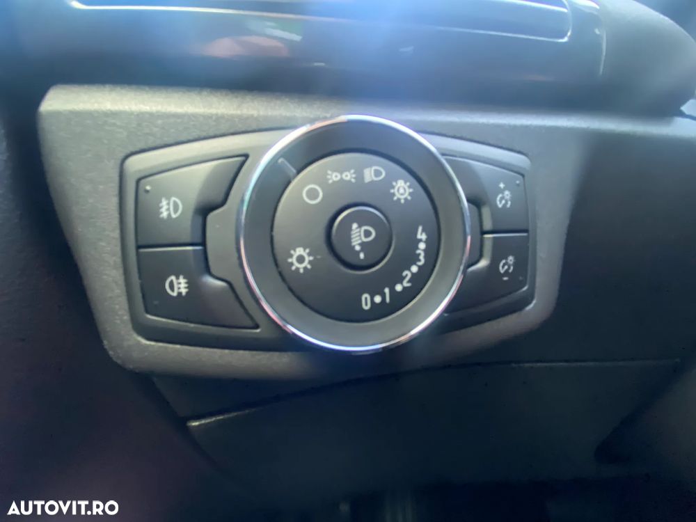 Ford Mondeo 2.0 HEV Trend - 12