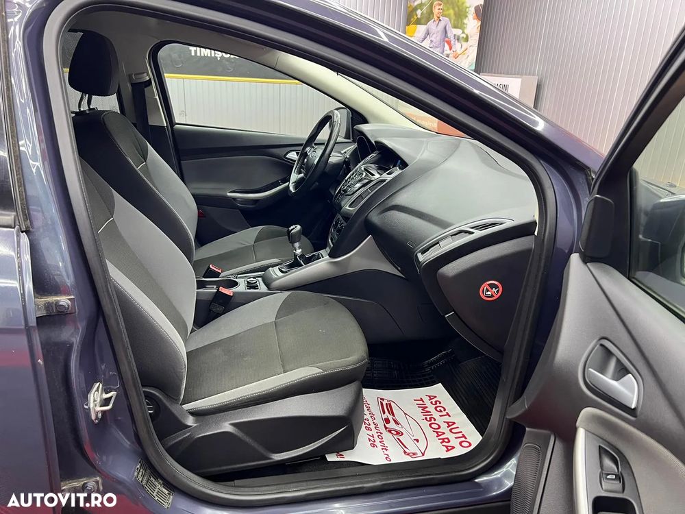 Ford Focus - 12